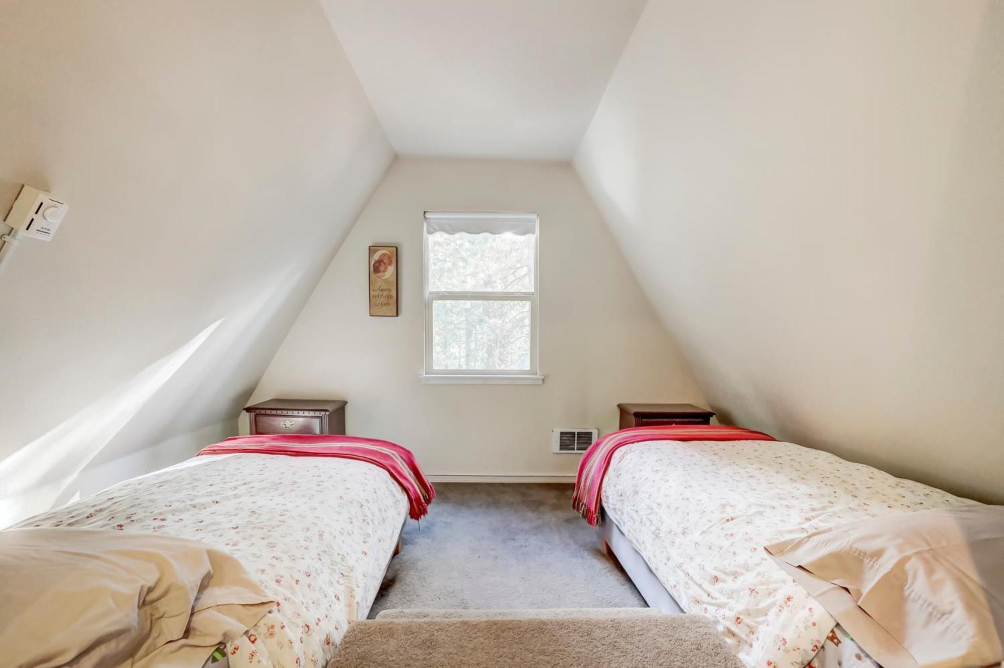 Spacious Classic Cabin Retreat- Near Lassen Mill Creek 外观 照片