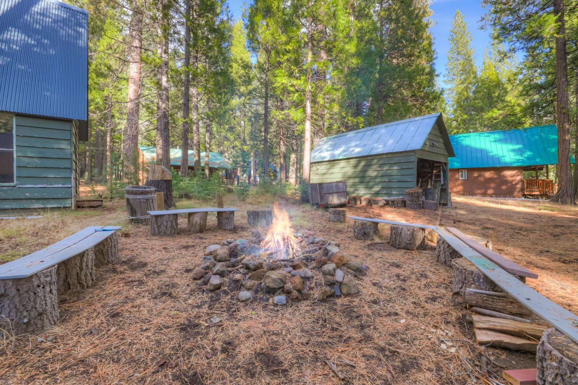 Spacious Classic Cabin Retreat- Near Lassen Mill Creek 外观 照片