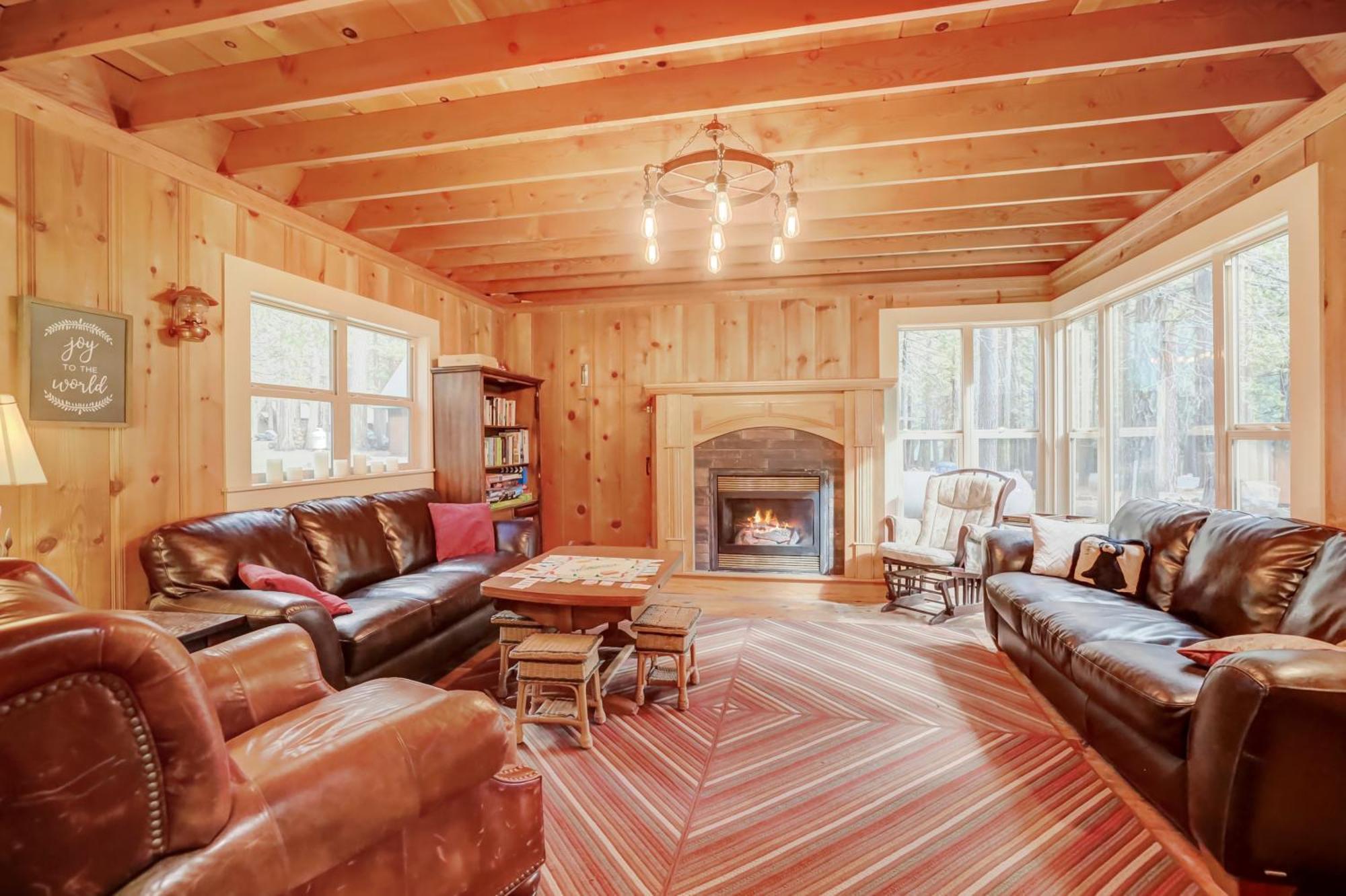 Spacious Classic Cabin Retreat- Near Lassen Mill Creek 外观 照片